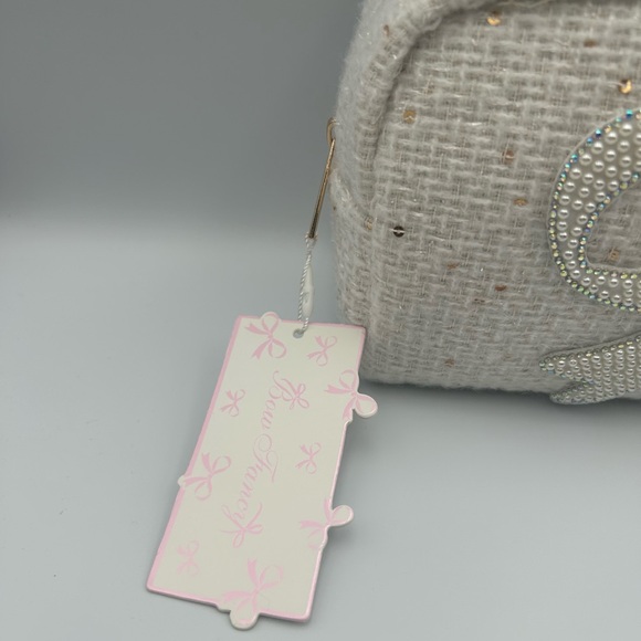 *New* Bow Fancy Off-White Knit Beaded Bow Makeup/Travel Bag - Picture 4 of 13